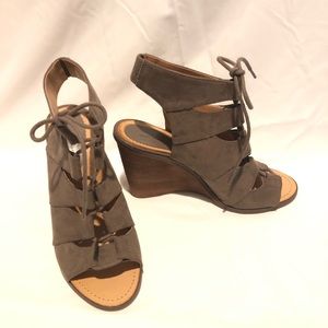 Melrose and Market Wedges